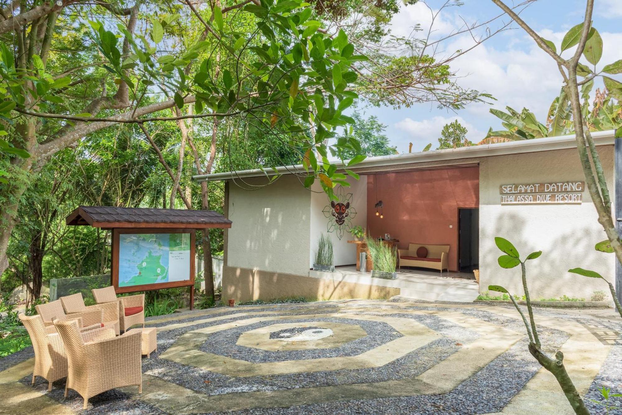 Thalassa Dive & Wellbeing Resort Manado Bagian luar foto