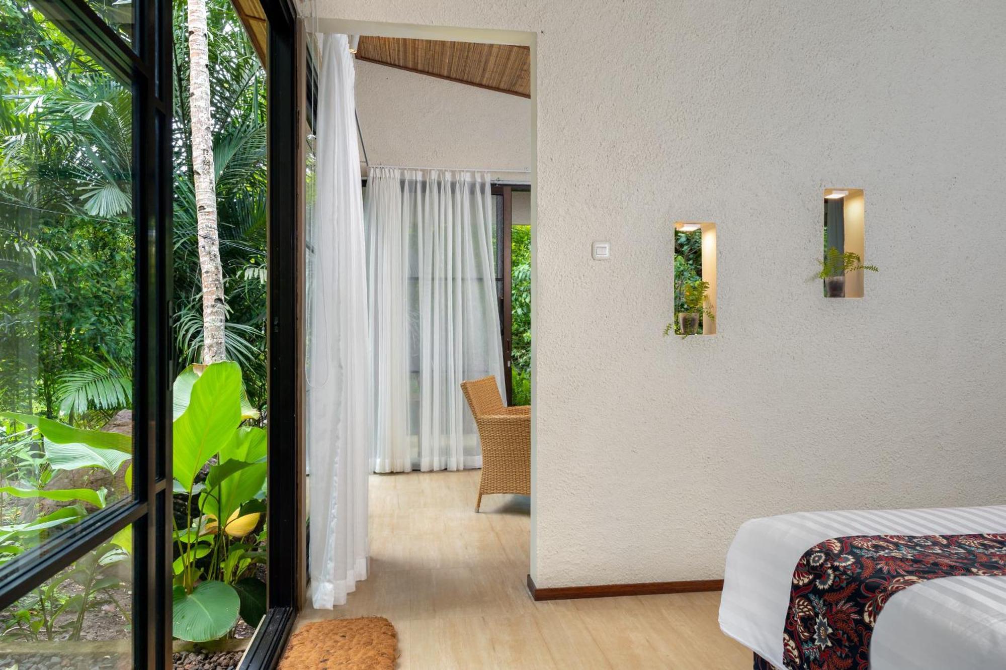 Thalassa Dive & Wellbeing Resort Manado Bagian luar foto