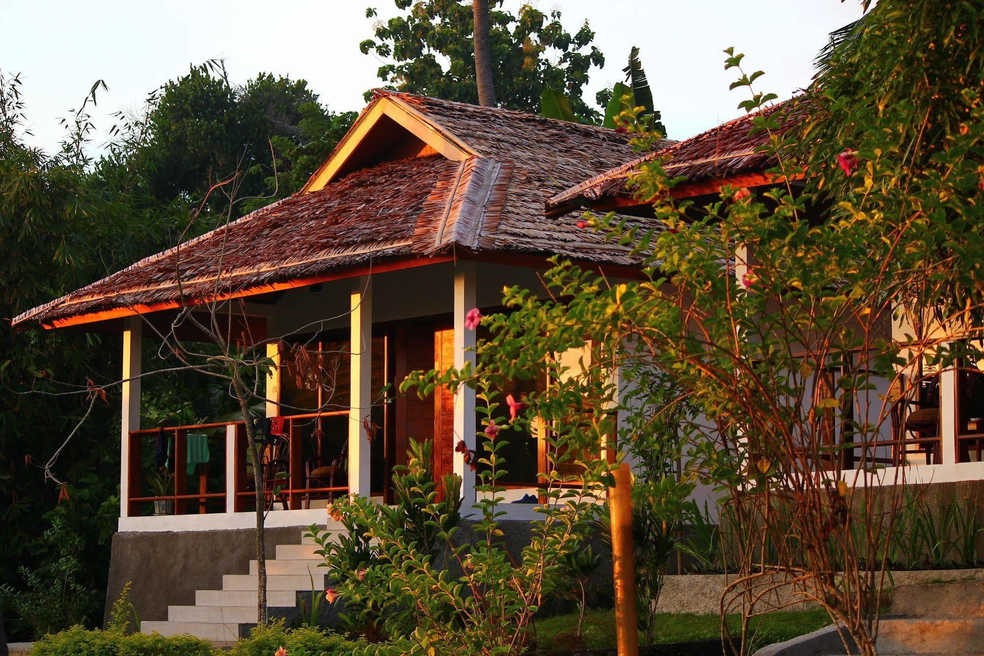 Thalassa Dive & Wellbeing Resort Manado Bagian luar foto
